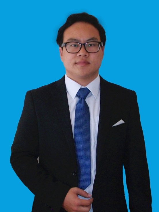 陳先濤：中學(xué)生物教師，原銅仁市外國(guó)語(yǔ)學(xué)校生物教師、理科綜合教研組長(zhǎng)，教學(xué)功底扎實(shí)