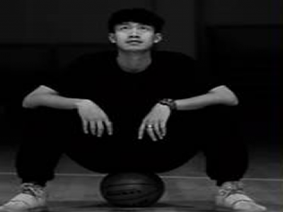 楊超宇：華中師范大學(xué)畢業(yè)，籃球國(guó)家運(yùn)動(dòng)健將 、國(guó)家籃球一級(jí)運(yùn)動(dòng)員 、廣州市優(yōu)秀金牌籃球教練員、 國(guó)家籃球二級(jí)裁判員