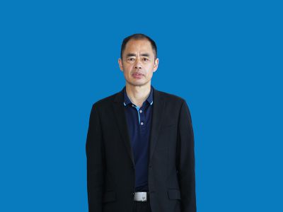 李炎海：中學(xué)化學(xué)教師，高級(jí)教師，湖北名師，來(lái)自黃岡分校，長(zhǎng)期擔(dān)任清北班化學(xué)教學(xué)，學(xué)科功底深厚，教學(xué)作風(fēng)扎實(shí)，教學(xué)成績(jī)突出，深受學(xué)生喜愛(ài)