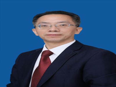 汪繼波:中學(xué)數(shù)學(xué)高級(jí)教師，曾任副校長(zhǎng)、教導(dǎo)主任，年擔(dān)任年級(jí)主任、歷任高中數(shù)學(xué)教研組長(zhǎng)、備課組長(zhǎng)、班主任，廣州市白云區(qū)高三中心組成員等。多次獲教學(xué)成果一等獎(jiǎng)，數(shù)名學(xué)生考入北大、清華、浙大、復(fù)旦、中大、武大等名校，曾獲市級(jí)“優(yōu)秀教師”、“優(yōu)質(zhì)課”競(jìng)賽市級(jí)一等獎(jiǎng)、省級(jí)二等獎(jiǎng)，數(shù)學(xué)競(jìng)賽省級(jí)“優(yōu)秀輔導(dǎo)教師”，“優(yōu)秀班主任”，等等。20多篇數(shù)學(xué)論文公開(kāi)發(fā)表，其中2篇被中國(guó)人民大學(xué)《高中數(shù)學(xué)教與學(xué)》全文轉(zhuǎn)載。