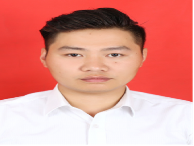 殷懷川：體育，本科學(xué)歷，曾獲得湖南省第十一屆大學(xué)生運(yùn)動(dòng)會(huì)游泳200米第四名400米第五名，曾多次在懷化市的市級(jí)比賽當(dāng)任裁判。大學(xué)期間各科成績(jī)優(yōu)異，同時(shí)是體育學(xué)院游泳隊(duì)隊(duì)長(zhǎng)，配合教練擔(dān)任起游泳隊(duì)的訓(xùn)練任務(wù)。