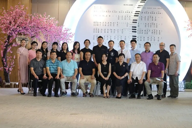 美好學校| 株洲遠恒佳景炎學校干部走進重慶市遠恒佳學校