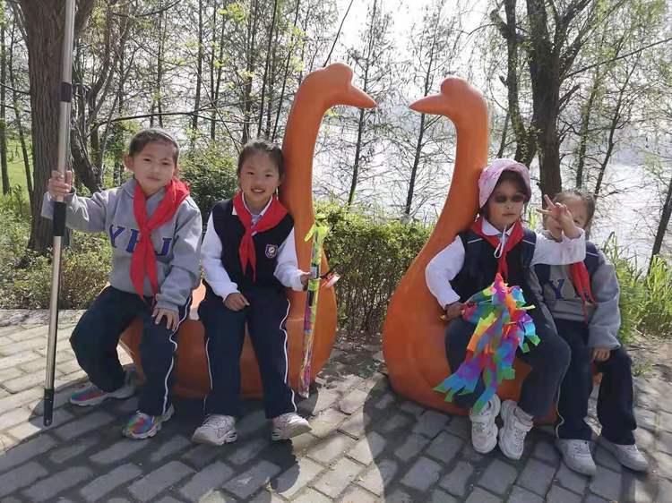 美好學校，百味故事（二）校園里的春游趣事